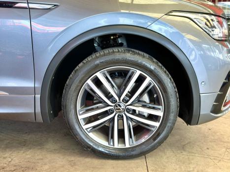VOLKSWAGEN Tiguan 1.4 250 TSI TOTAL FLEX ALLSPACE COMFORTLINE TURBO AUTOM�TICO TIPTRONIC, Foto 21