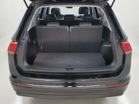 VOLKSWAGEN Tiguan 1.4 250 TSI TOTAL FLEX ALLSPACE COMFORTLINE TURBO AUTOM�TICO TIPTRONIC, Foto 10