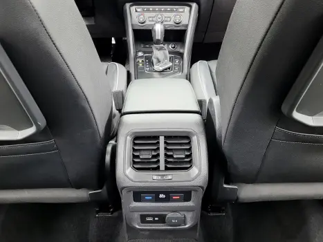 VOLKSWAGEN Tiguan 1.4 250 TSI TOTAL FLEX ALLSPACE COMFORTLINE TURBO AUTOM�TICO TIPTRONIC, Foto 16