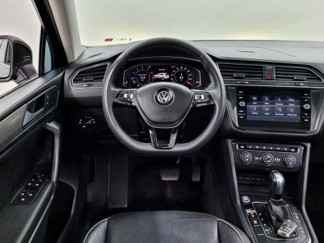 VOLKSWAGEN Tiguan 1.4 250 TSI TOTAL FLEX ALLSPACE COMFORTLINE TURBO AUTOM�TICO TIPTRONIC, Foto 17