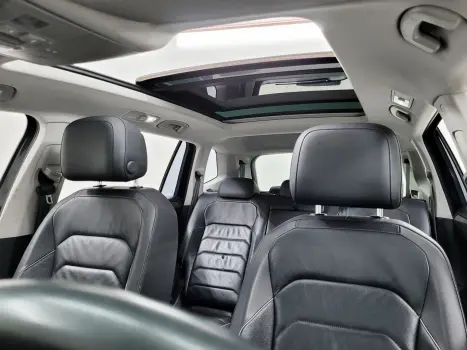 VOLKSWAGEN Tiguan 1.4 250 TSI TOTAL FLEX ALLSPACE COMFORTLINE TURBO AUTOM�TICO TIPTRONIC, Foto 24