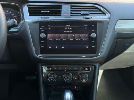 VOLKSWAGEN Tiguan 1.4 250 TSI TOTAL FLEX ALLSPACE COMFORTLINE TURBO AUTOM�TICO TIPTRONIC, Foto 9