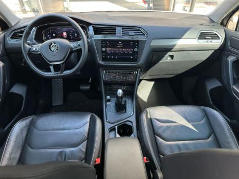 VOLKSWAGEN Tiguan 1.4 250 TSI TOTAL FLEX ALLSPACE COMFORTLINE TURBO AUTOM�TICO TIPTRONIC, Foto 13