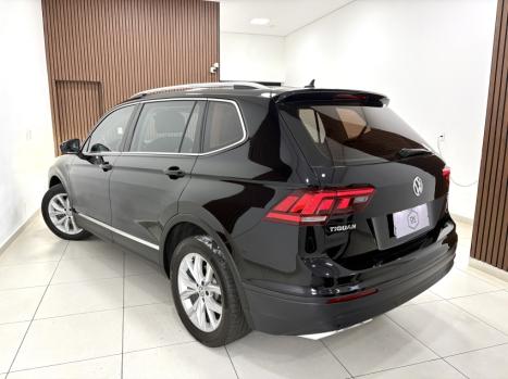 VOLKSWAGEN Tiguan 1.4 250 TSI TOTAL FLEX ALLSPACE COMFORTLINE TURBO AUTOM�TICO TIPTRONIC, Foto 4