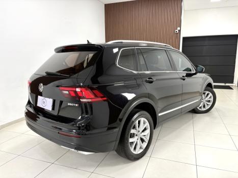 VOLKSWAGEN Tiguan 1.4 250 TSI TOTAL FLEX ALLSPACE COMFORTLINE TURBO AUTOM�TICO TIPTRONIC, Foto 5