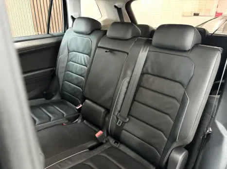 VOLKSWAGEN Tiguan 1.4 250 TSI TOTAL FLEX ALLSPACE COMFORTLINE TURBO AUTOM�TICO TIPTRONIC, Foto 13
