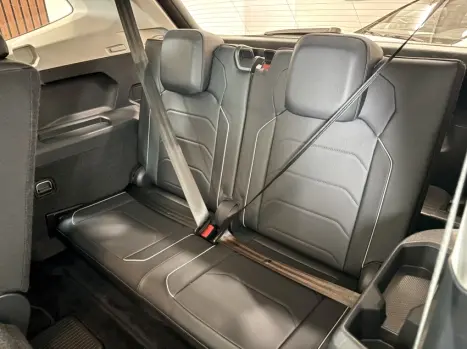 VOLKSWAGEN Tiguan 1.4 250 TSI TOTAL FLEX ALLSPACE COMFORTLINE TURBO AUTOM�TICO TIPTRONIC, Foto 15