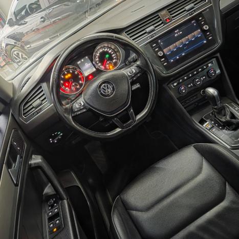 VOLKSWAGEN Tiguan 1.4 250 TSI TOTAL FLEX ALLSPACE COMFORTLINE TURBO AUTOM�TICO TIPTRONIC, Foto 7