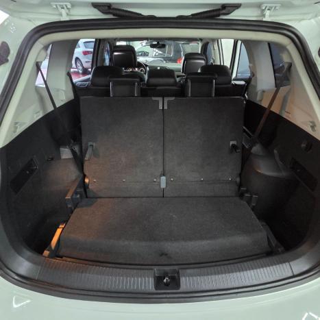 VOLKSWAGEN Tiguan 1.4 250 TSI TOTAL FLEX ALLSPACE COMFORTLINE TURBO AUTOM�TICO TIPTRONIC, Foto 17