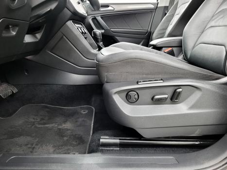 VOLKSWAGEN Tiguan 1.4 250 TSI TOTAL FLEX ALLSPACE COMFORTLINE TURBO AUTOMÁTICO TIPTRONIC, Foto 14