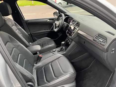 VOLKSWAGEN Tiguan 2.0 350 TSI TOTAL FLEX ALLSPACE R-LINE 4-MOTION TURBO AUTOMTICO DSG, Foto 9