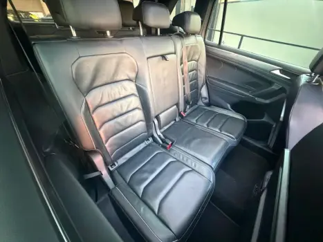 VOLKSWAGEN Tiguan 2.0 350 TSI TOTAL FLEX ALLSPACE R-LINE 4-MOTION TURBO AUTOM�TICO DSG, Foto 9