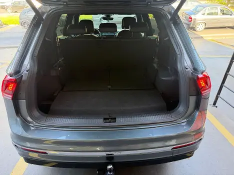 VOLKSWAGEN Tiguan 2.0 350 TSI TOTAL FLEX ALLSPACE R-LINE 4-MOTION TURBO AUTOM�TICO DSG, Foto 11