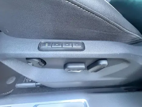 VOLKSWAGEN Tiguan 2.0 350 TSI TOTAL FLEX ALLSPACE R-LINE 4-MOTION TURBO AUTOM�TICO DSG, Foto 14