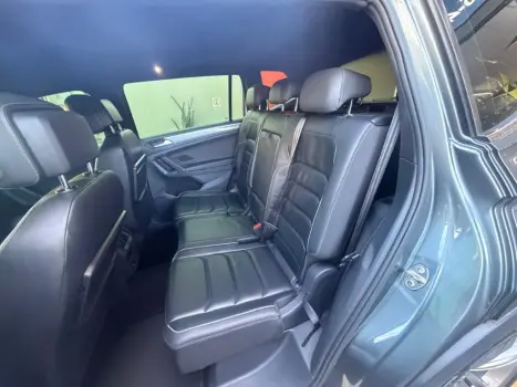 VOLKSWAGEN Tiguan 2.0 350 TSI TOTAL FLEX ALLSPACE R-LINE 4-MOTION TURBO AUTOM�TICO DSG, Foto 19