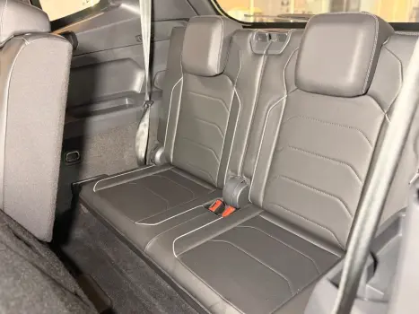 VOLKSWAGEN Tiguan 2.0 350 TSI TOTAL FLEX ALLSPACE R-LINE 4-MOTION TURBO AUTOM�TICO DSG, Foto 9