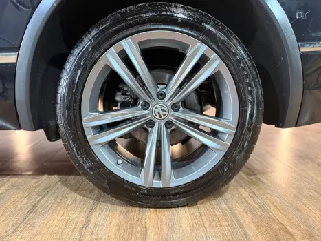 VOLKSWAGEN Tiguan 2.0 350 TSI TOTAL FLEX ALLSPACE R-LINE 4-MOTION TURBO AUTOM�TICO DSG, Foto 14