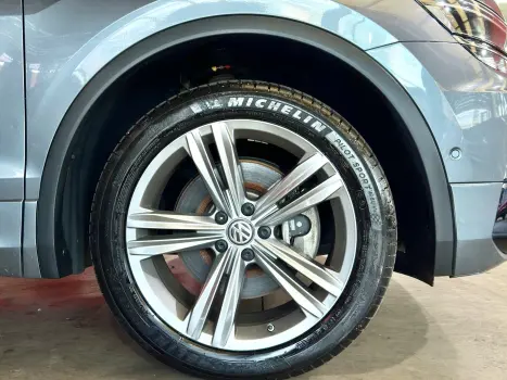 VOLKSWAGEN Tiguan 2.0 350 TSI TOTAL FLEX ALLSPACE R-LINE 4-MOTION TURBO AUTOM�TICO DSG, Foto 10