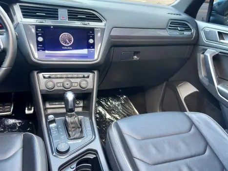 VOLKSWAGEN Tiguan 2.0 350 TSI TOTAL FLEX ALLSPACE R-LINE 4-MOTION TURBO AUTOM�TICO DSG, Foto 18