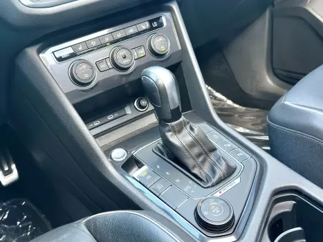 VOLKSWAGEN Tiguan 2.0 350 TSI TOTAL FLEX ALLSPACE R-LINE 4-MOTION TURBO AUTOM�TICO DSG, Foto 19