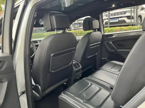 VOLKSWAGEN Tiguan 2.0 350 TSI TOTAL FLEX ALLSPACE R-LINE 4-MOTION TURBO AUTOM�TICO DSG, Foto 12