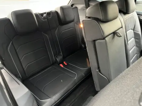 VOLKSWAGEN Tiguan 2.0 350 TSI TOTAL FLEX ALLSPACE R-LINE 4-MOTION TURBO AUTOM�TICO DSG, Foto 14