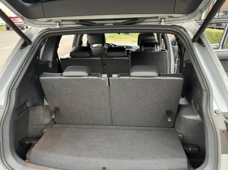 VOLKSWAGEN Tiguan 2.0 350 TSI TOTAL FLEX ALLSPACE R-LINE 4-MOTION TURBO AUTOM�TICO DSG, Foto 19