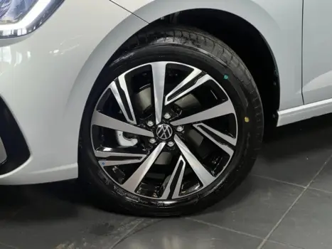 VOLKSWAGEN Virtus 1.0 4P 200 TSI FLEX HIGHLINE AUTOM�TICO, Foto 7