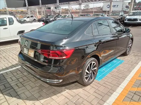 VOLKSWAGEN Virtus 1.0 4P 200 TSI FLEX HIGHLINE AUTOMÁTICO, Foto 3 VOLKSWAGEN Virtus 1.0 4P 200 TSI FLEX HIGHLINE AUTOMÁTICO, Foto 3