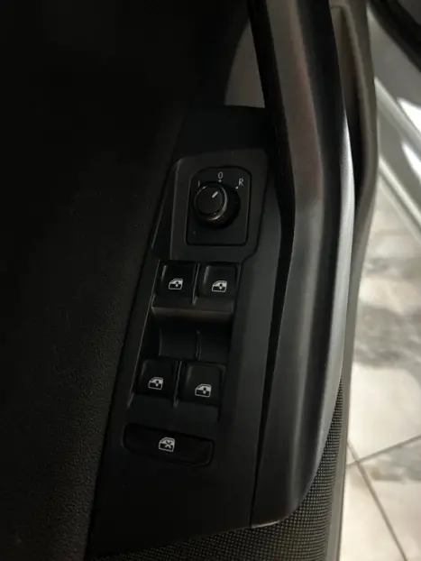 VOLKSWAGEN Virtus 1.0 4P 200 TSI FLEX COMFORTLINE AUTOMTICO, Foto 10