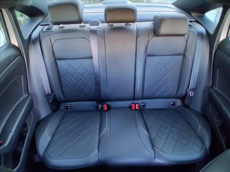 VOLKSWAGEN Virtus 1.4 4P 250 TSI EXCLUSIVE AUTOM�TICO, Foto 11