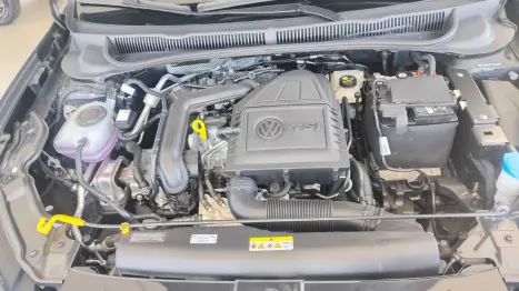 VOLKSWAGEN Virtus 1.0 4P 200 TSI FLEX HIGHLINE AUTOMÁTICO, Foto 8