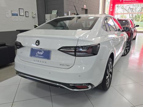 VOLKSWAGEN Virtus 1.0 4P 200 TSI FLEX HIGHLINE AUTOM�TICO, Foto 4