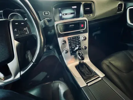 VOLVO S60 2.0 4P T5 MOMENTUM TURBO AUTOM�TICO, Foto 5