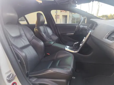 VOLVO S60 2.0 4P T6 R DESIGN AUTOMTICO, Foto 11