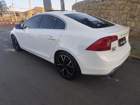 VOLVO S60 2.0 4P T6 R DESIGN AUTOM�TICO, Foto 3