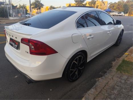 VOLVO S60 2.0 4P T6 R DESIGN AUTOMÁTICO, Foto 4
