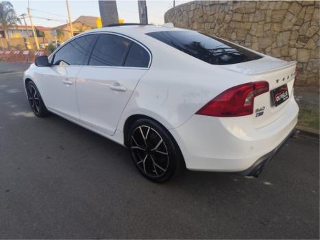 VOLVO S60 2.0 4P T6 R DESIGN AUTOMÁTICO, Foto 6