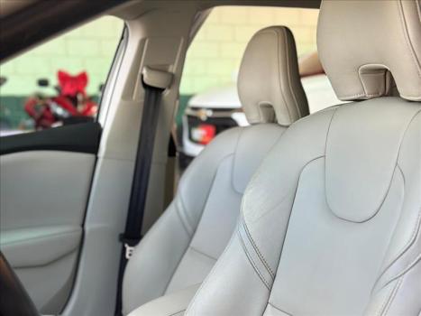 VOLVO V40 2.0 4P T4 MOMENTUM TURBO AUTOM�TICO, Foto 6