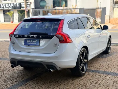 VOLVO V60 3.0 24V T6 R DESIGN TURBO AUTOM�TICO, Foto 4