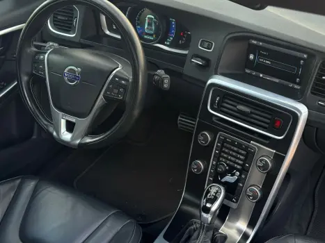 VOLVO V60 3.0 24V T6 R DESIGN TURBO AUTOM�TICO, Foto 8