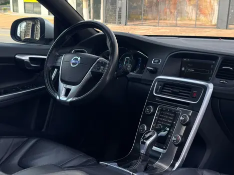 VOLVO V60 3.0 24V T6 R DESIGN TURBO AUTOM�TICO, Foto 9