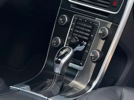 VOLVO V60 3.0 24V T6 R DESIGN TURBO AUTOM�TICO, Foto 11