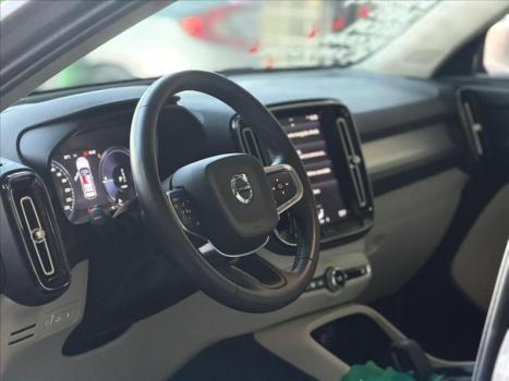 VOLVO XC40 1.5 16V 4P T5 RECHARGE H�BRIDO INSCRIPTION GEARTRONIC AUTOM�TICO, Foto 4