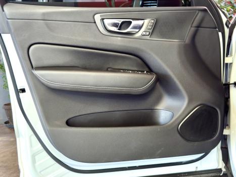 VOLVO XC60 2.0 16V 4P T8 HYBRID INSCRIPTION AWD GEARTRONIC AUTOMTICO, Foto 2