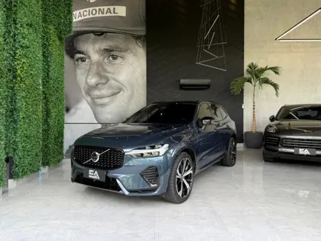 VOLVO XC60 2.0 16V 4P T8 RECHARGE H�BRIDO ULTIMATE DARK AWD TURBO GEARTRONIC AUTOM�TICO, Foto 4