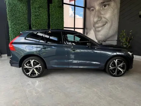 VOLVO XC60 2.0 16V 4P T8 RECHARGE H�BRIDO ULTIMATE DARK AWD TURBO GEARTRONIC AUTOM�TICO, Foto 12