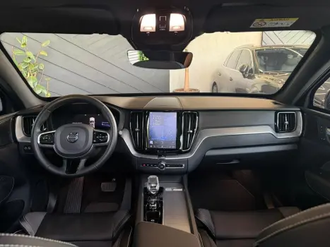 VOLVO XC60 2.0 16V 4P T8 RECHARGE H�BRIDO ULTIMATE DARK AWD TURBO GEARTRONIC AUTOM�TICO, Foto 13