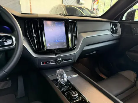 VOLVO XC60 2.0 16V 4P T8 RECHARGE H�BRIDO ULTIMATE DARK AWD TURBO GEARTRONIC AUTOM�TICO, Foto 17
