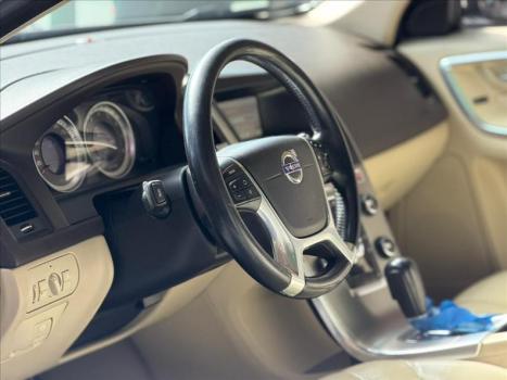 VOLVO XC60 2.0 4P DYNAMIC T5 TURBO AUTOM�TICO, Foto 4